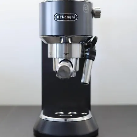 Capital Towers - Modern Z Widokiem Na Rzeke I Park アパート *